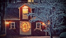 christmas barn - TheFarmersInTheDell.com